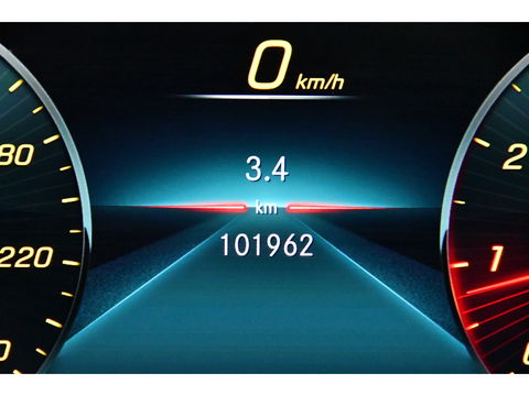 Mercedes-Benz A-Klasse 200 AMG Line Pano Sfeer Cam