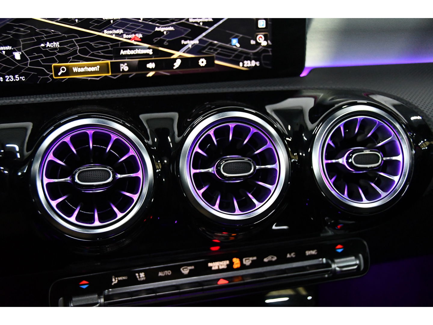 Mercedes-Benz A-Klasse 200 AMG Line Pano Sfeer Cam