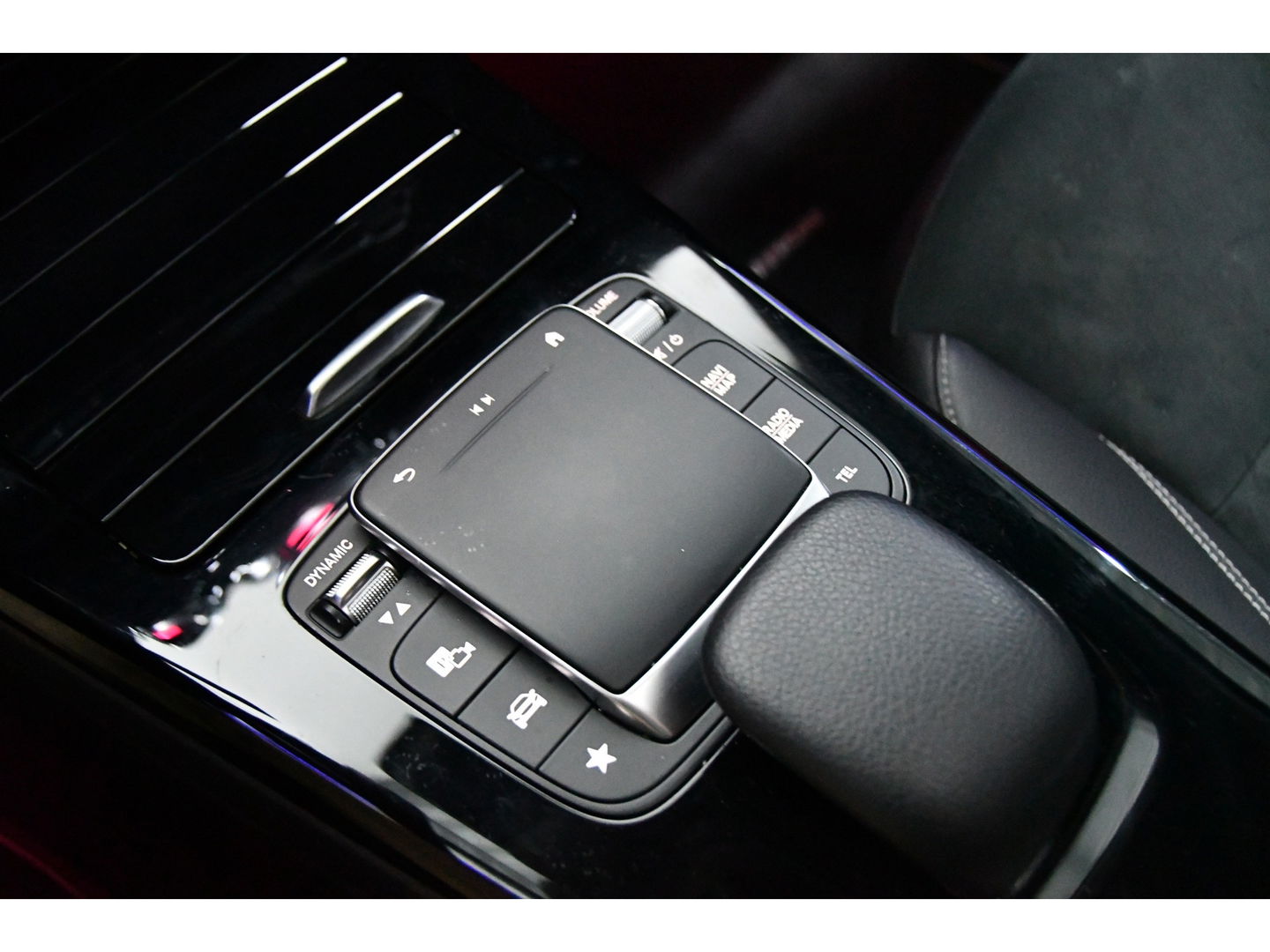 Mercedes-Benz A-Klasse 200 AMG Line Pano Sfeer Cam