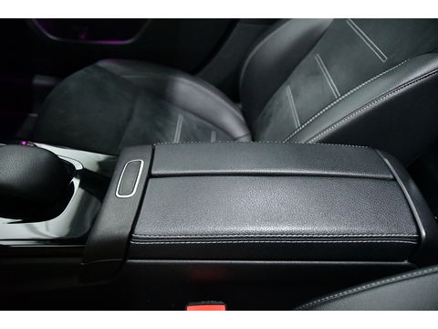 Mercedes-Benz A-Klasse 200 AMG Line Pano Sfeer Cam