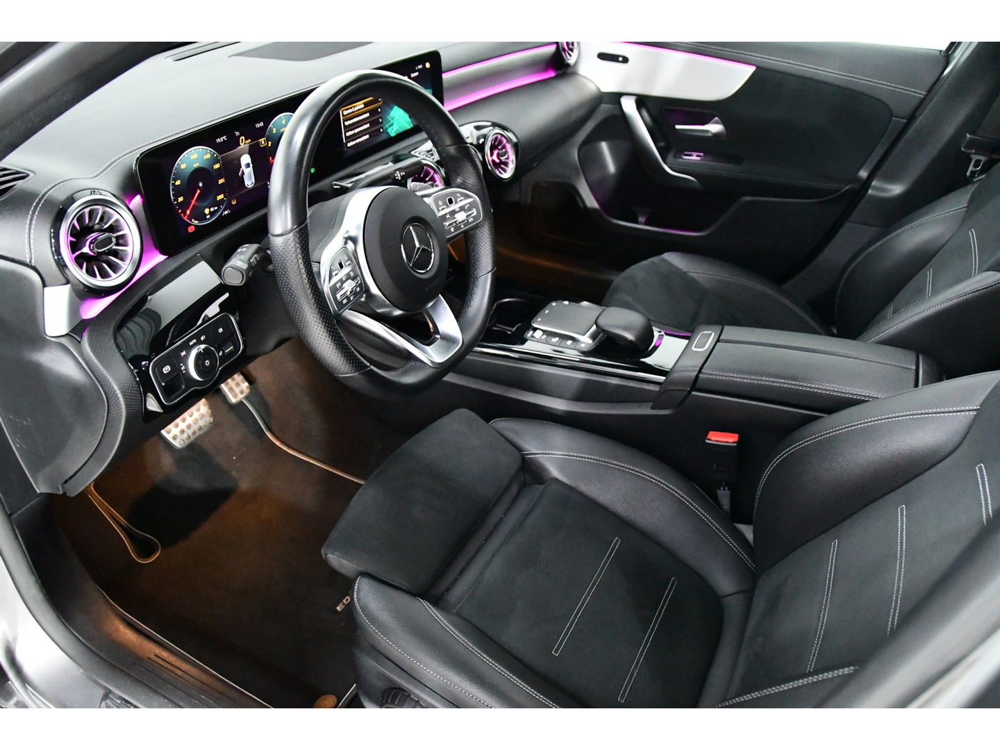 Mercedes-Benz A-Klasse 200 AMG Line Pano Sfeer Cam