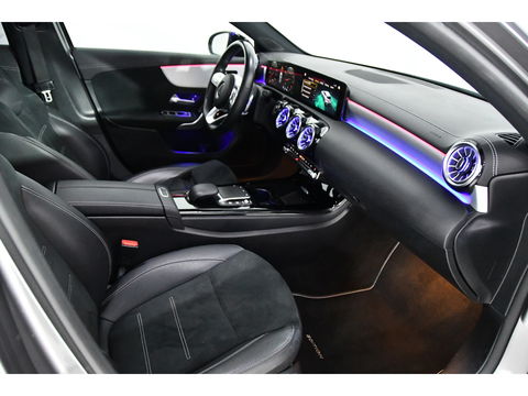 Mercedes-Benz A-Klasse 200 AMG Line Pano Sfeer Cam