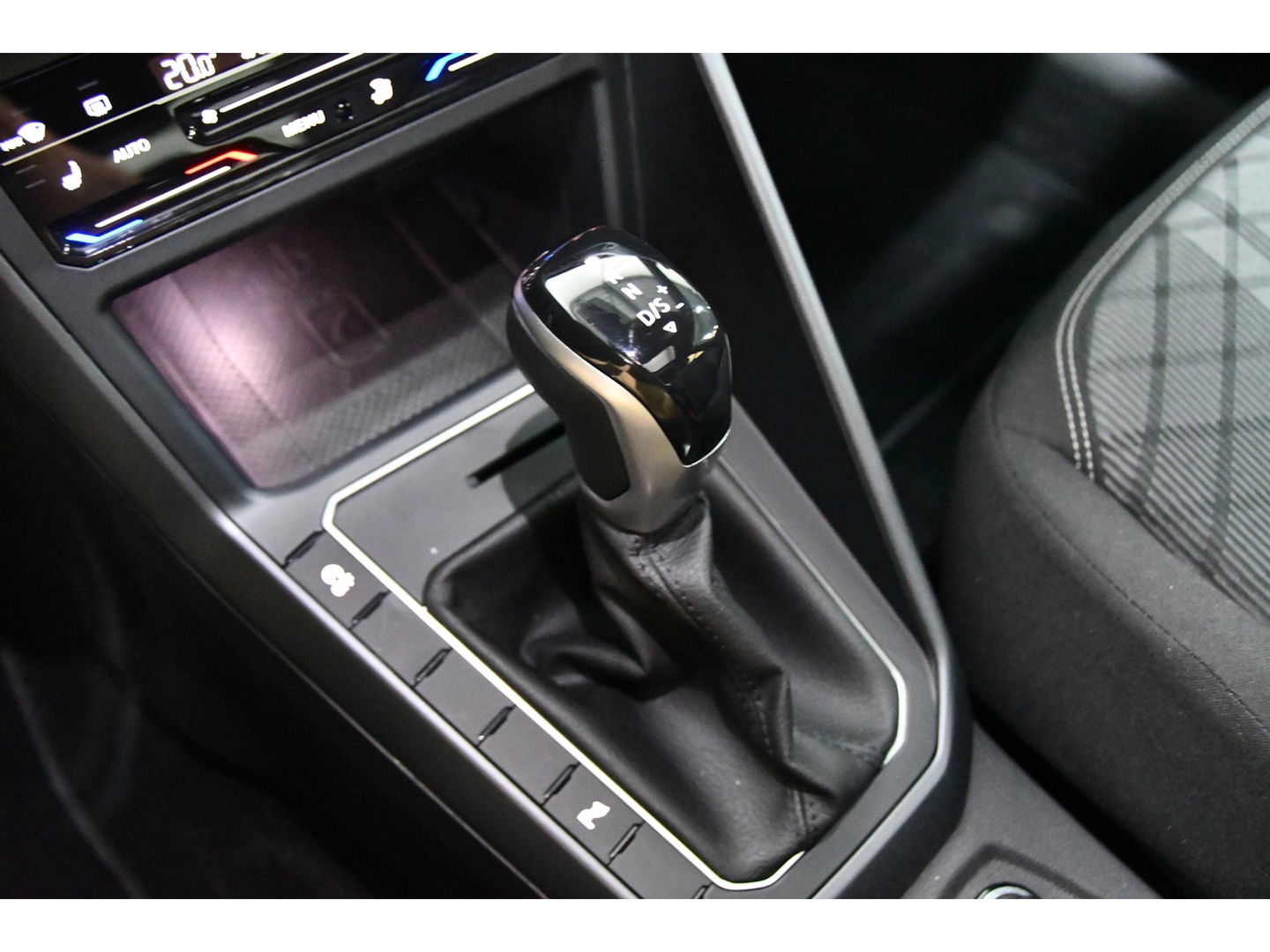 Volkswagen Polo 1.0 TSI R-line pano dsg cam iq light