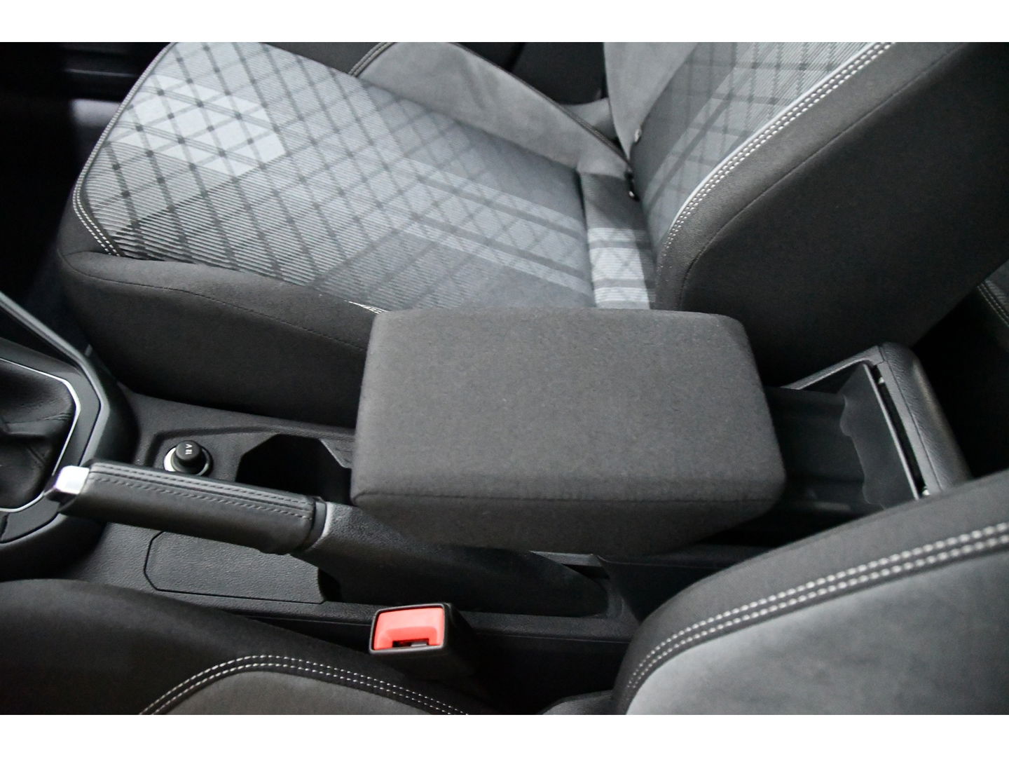 Volkswagen Polo 1.0 TSI R-line pano dsg cam iq light