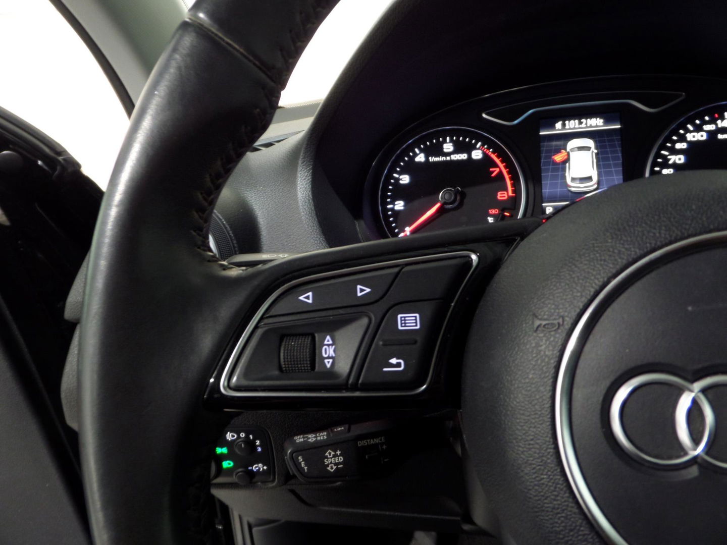 Audi Q2 1.0 TFSI Sport "Origineel NL!" Automaat! Adaptive-cruise Navigatie Bluetooth Parkeersensor, van 2e eigenaar in nieuwstaat!