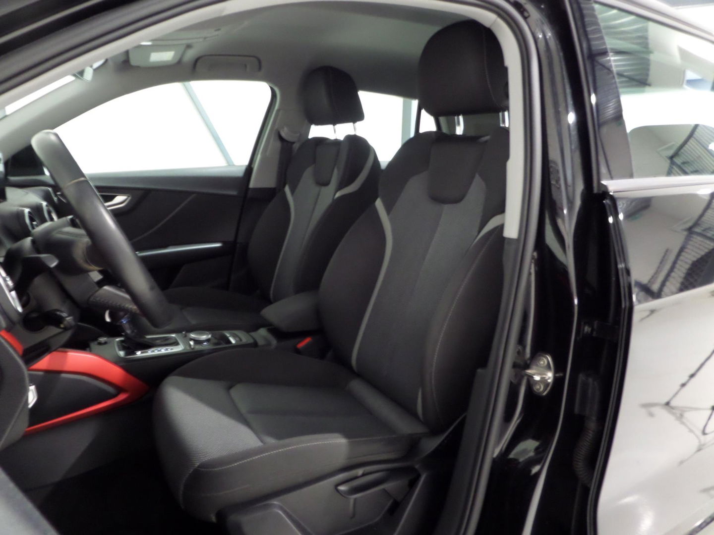 Audi Q2 1.0 TFSI Sport "Origineel NL!" Automaat! Adaptive-cruise Navigatie Bluetooth Parkeersensor, van 2e eigenaar in nieuwstaat!