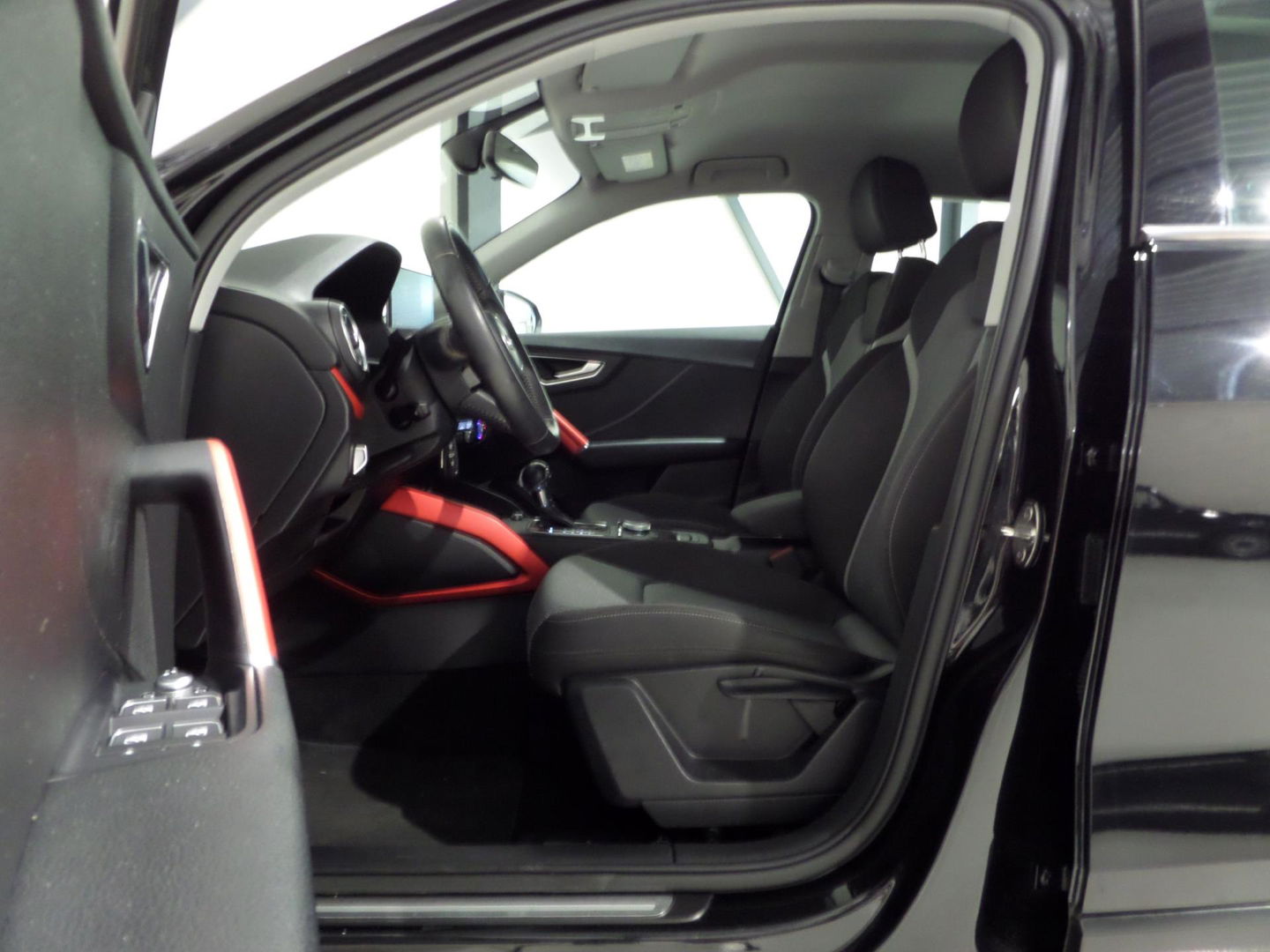 Audi Q2 1.0 TFSI Sport "Origineel NL!" Automaat! Adaptive-cruise Navigatie Bluetooth Parkeersensor, van 2e eigenaar in nieuwstaat!