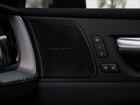 Volvo XC60 2.0 T6 Plug-in hybrid AWD Plus Black Edition