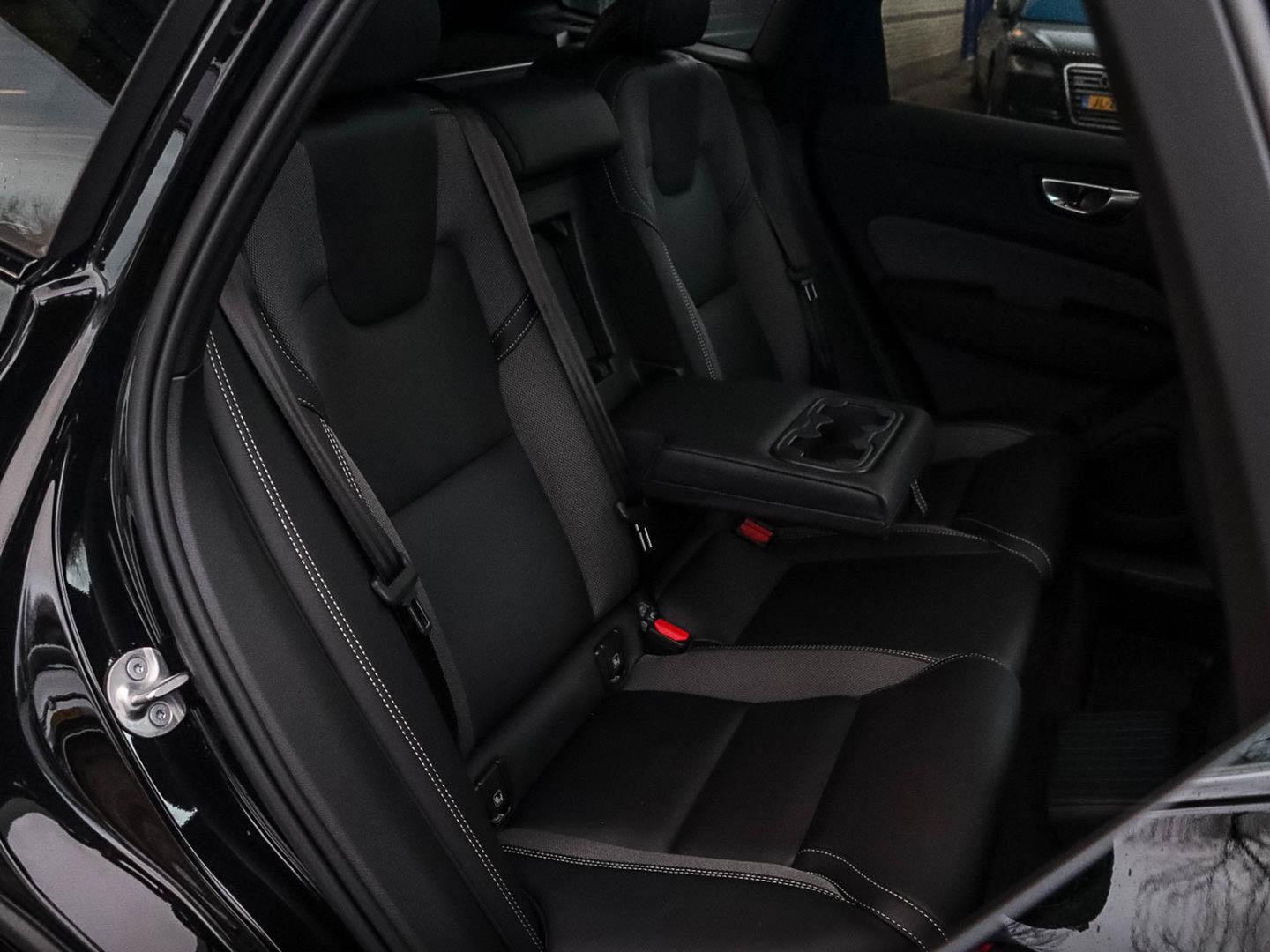 Volvo XC60 2.0 T6 Plug-in hybrid AWD Plus Black Edition