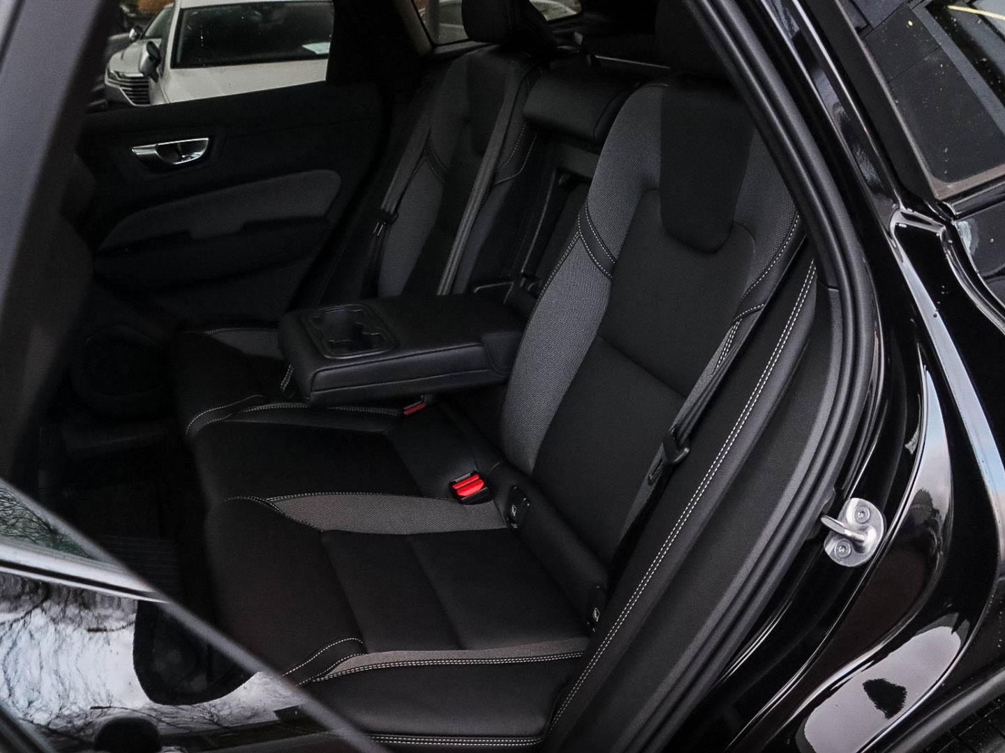 Volvo XC60 2.0 T6 Plug-in hybrid AWD Plus Black Edition