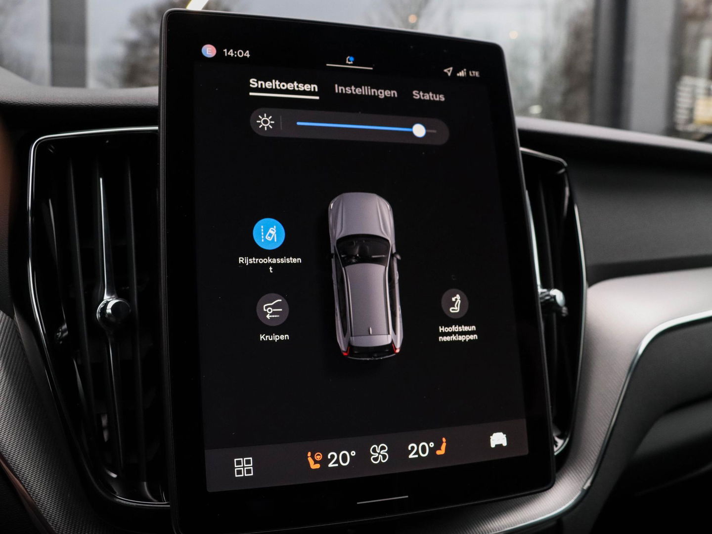 Volvo XC60 2.0 T6 Plug-in hybrid AWD Plus Dark