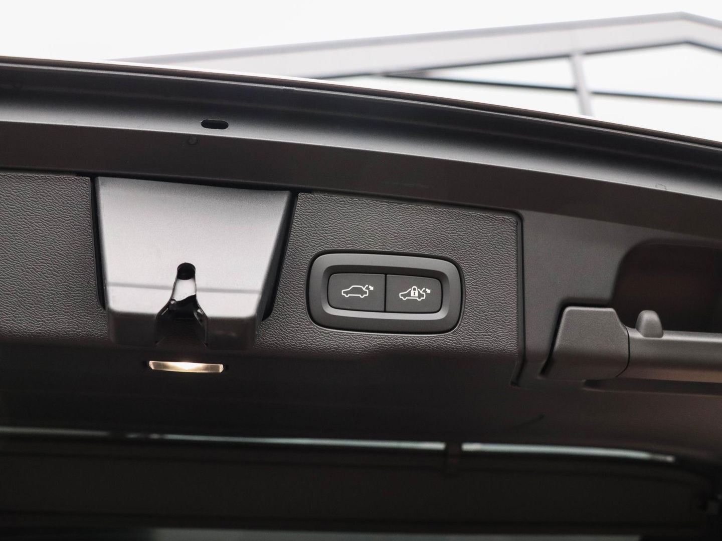 Volvo XC60 2.0 T6 Plug-in hybrid AWD Plus Dark