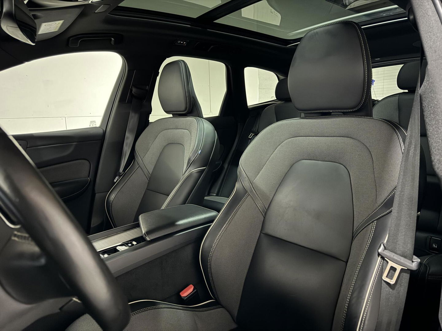 Volvo XC60 2.0 Recharge T6 AWD Ultimate Dark Pano H/D 360° HUD Trekh.