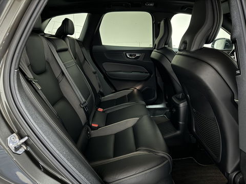 Volvo XC60 2.0 Recharge T6 AWD Ultimate Dark Pano H/D 360° HUD Trekh.