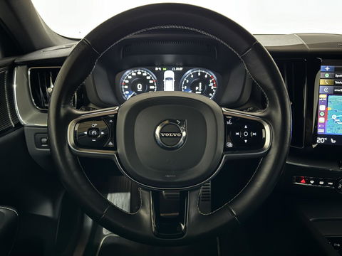 Volvo XC60 2.0 Recharge T6 AWD Ultimate Dark Pano H/D 360° HUD Trekh.