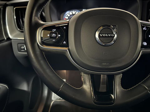 Volvo XC60 2.0 Recharge T6 AWD Ultimate Dark Pano H/D 360° HUD Trekh.