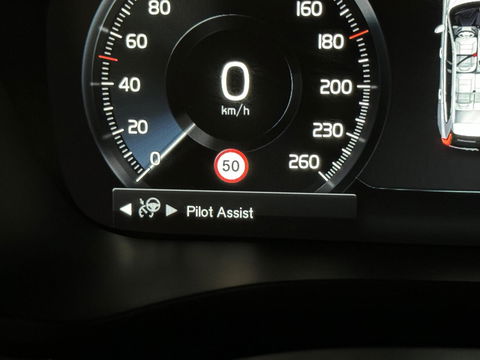 Volvo XC60 2.0 Recharge T6 AWD Ultimate Dark Pano H/D 360° HUD Trekh.