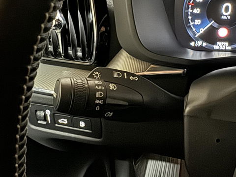 Volvo XC60 2.0 Recharge T6 AWD Ultimate Dark Pano H/D 360° HUD Trekh.