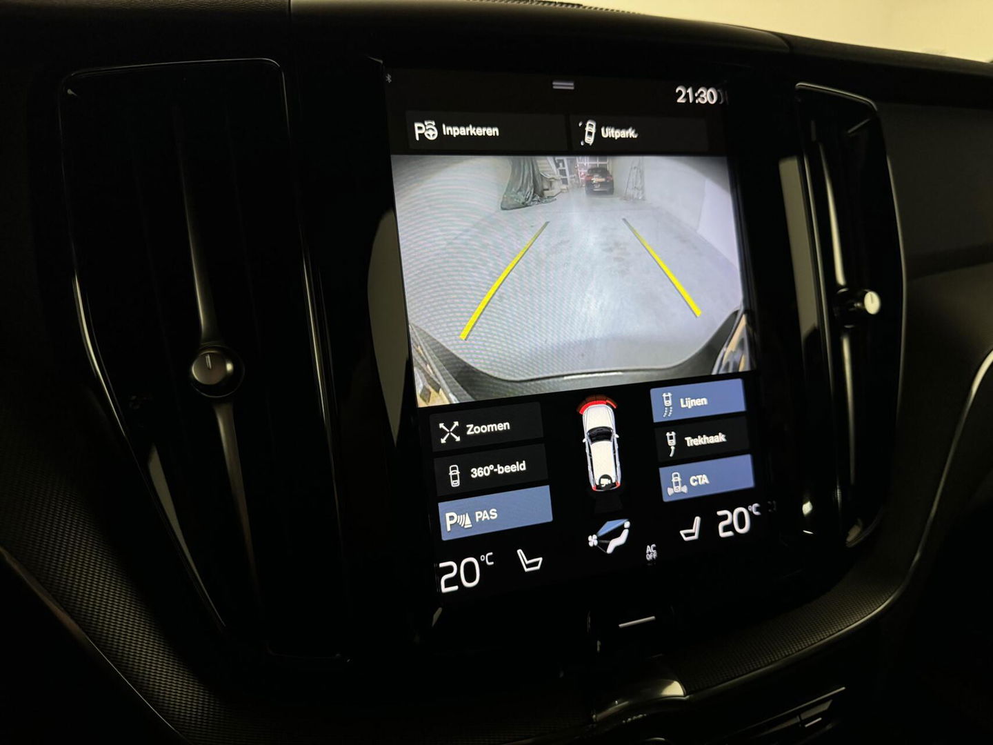 Volvo XC60 2.0 Recharge T6 AWD Ultimate Dark Pano H/D 360° HUD Trekh.