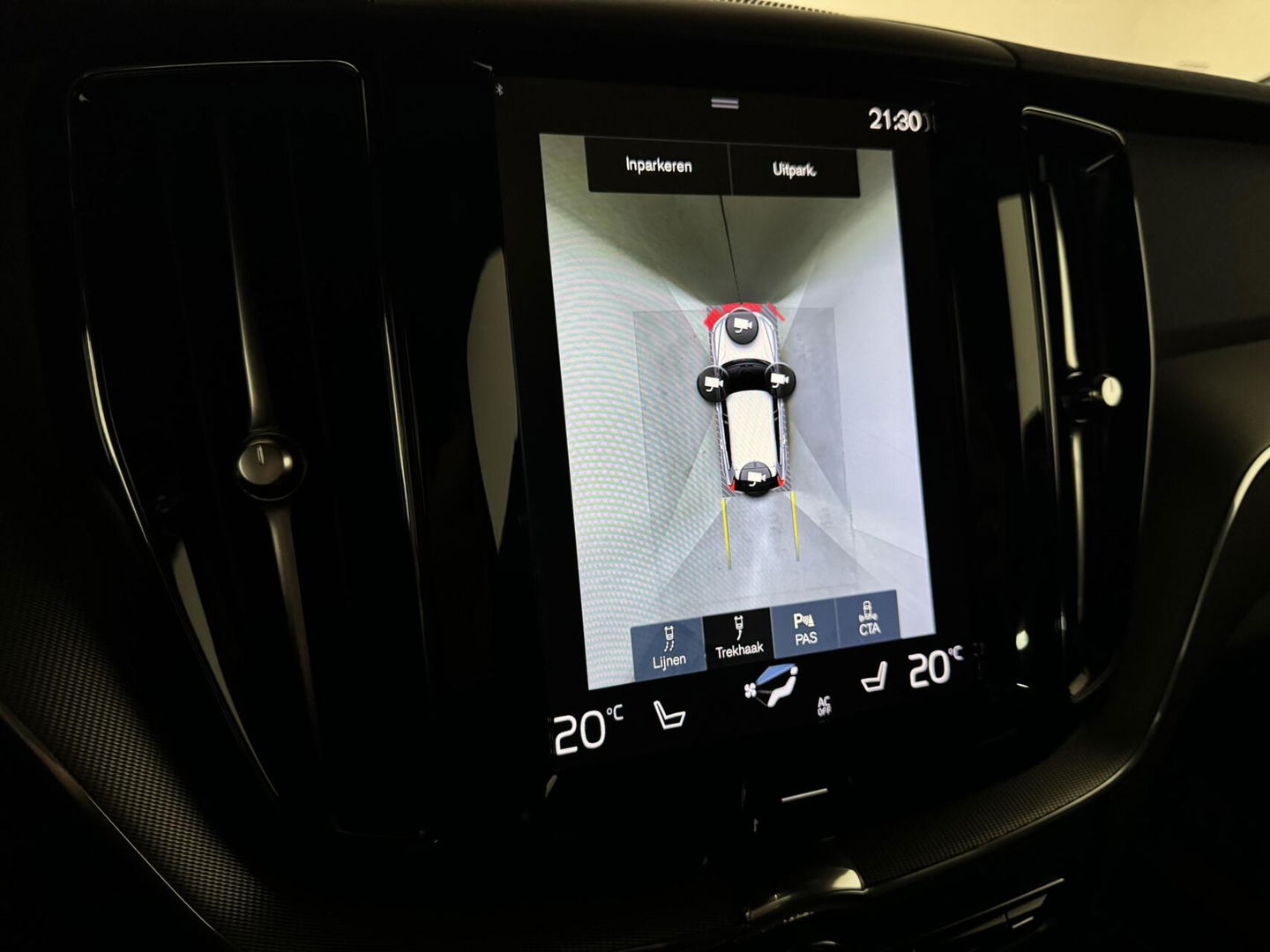 Volvo XC60 2.0 Recharge T6 AWD Ultimate Dark Pano H/D 360° HUD Trekh.