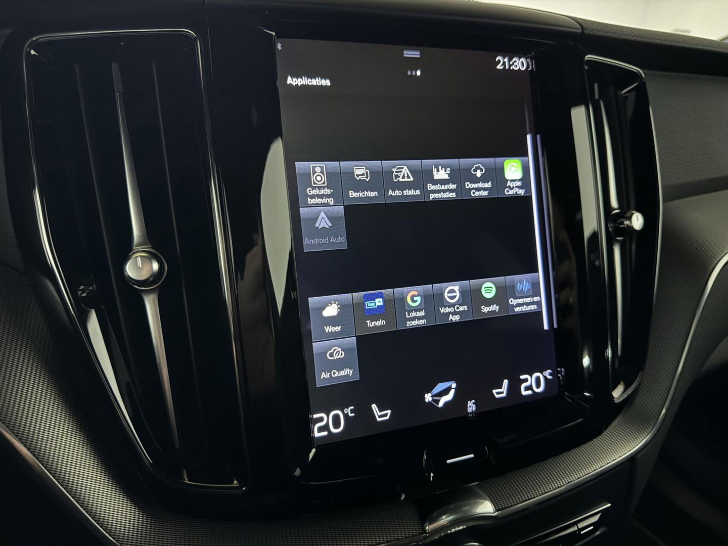 Volvo XC60 2.0 Recharge T6 AWD Ultimate Dark Pano H/D 360° HUD Trekh.