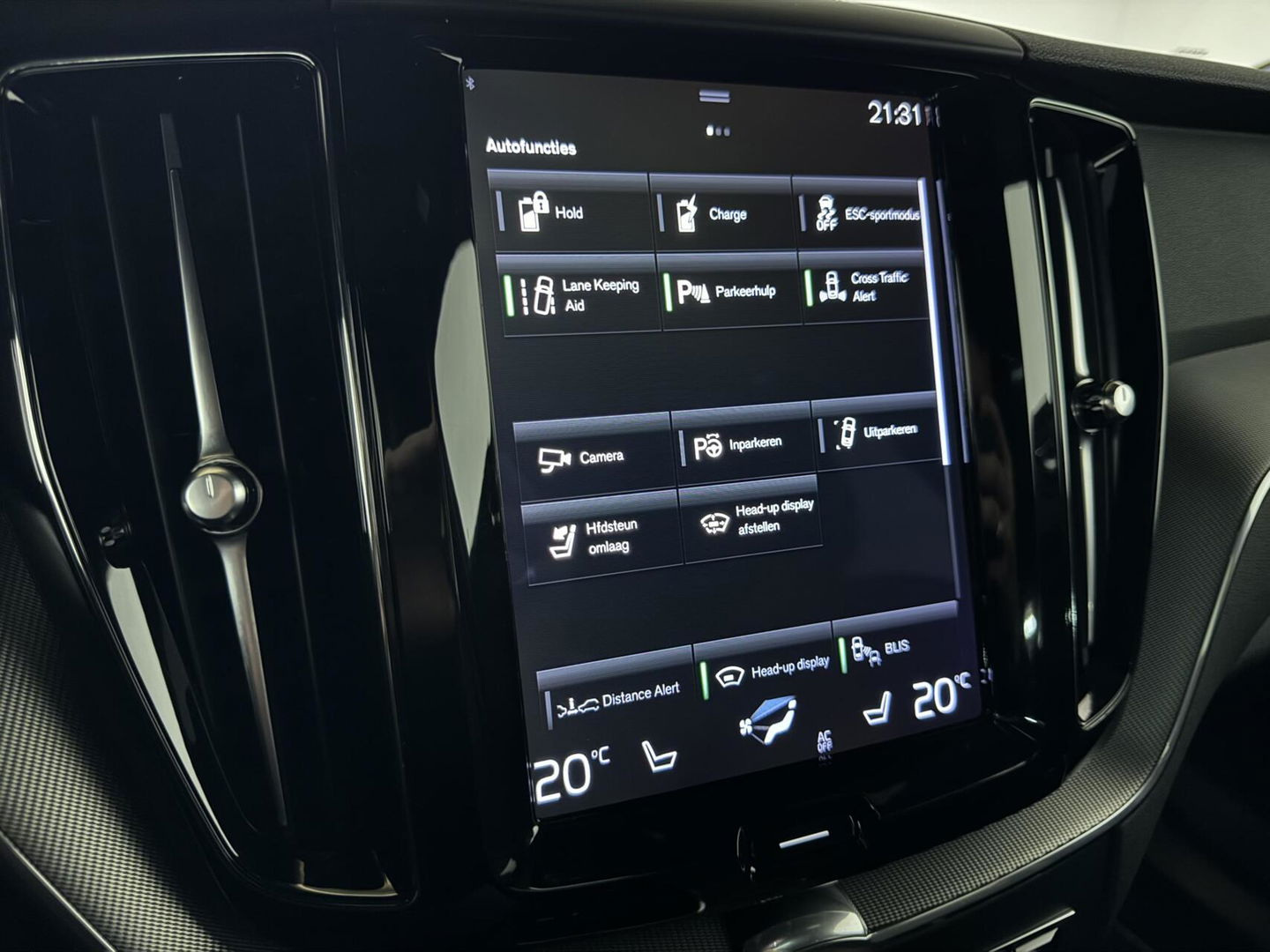 Volvo XC60 2.0 Recharge T6 AWD Ultimate Dark Pano H/D 360° HUD Trekh.