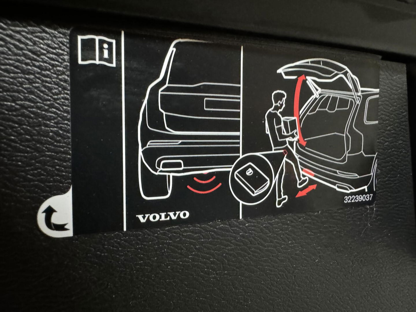 Volvo XC60 2.0 Recharge T6 AWD Ultimate Dark Pano H/D 360° HUD Trekh.