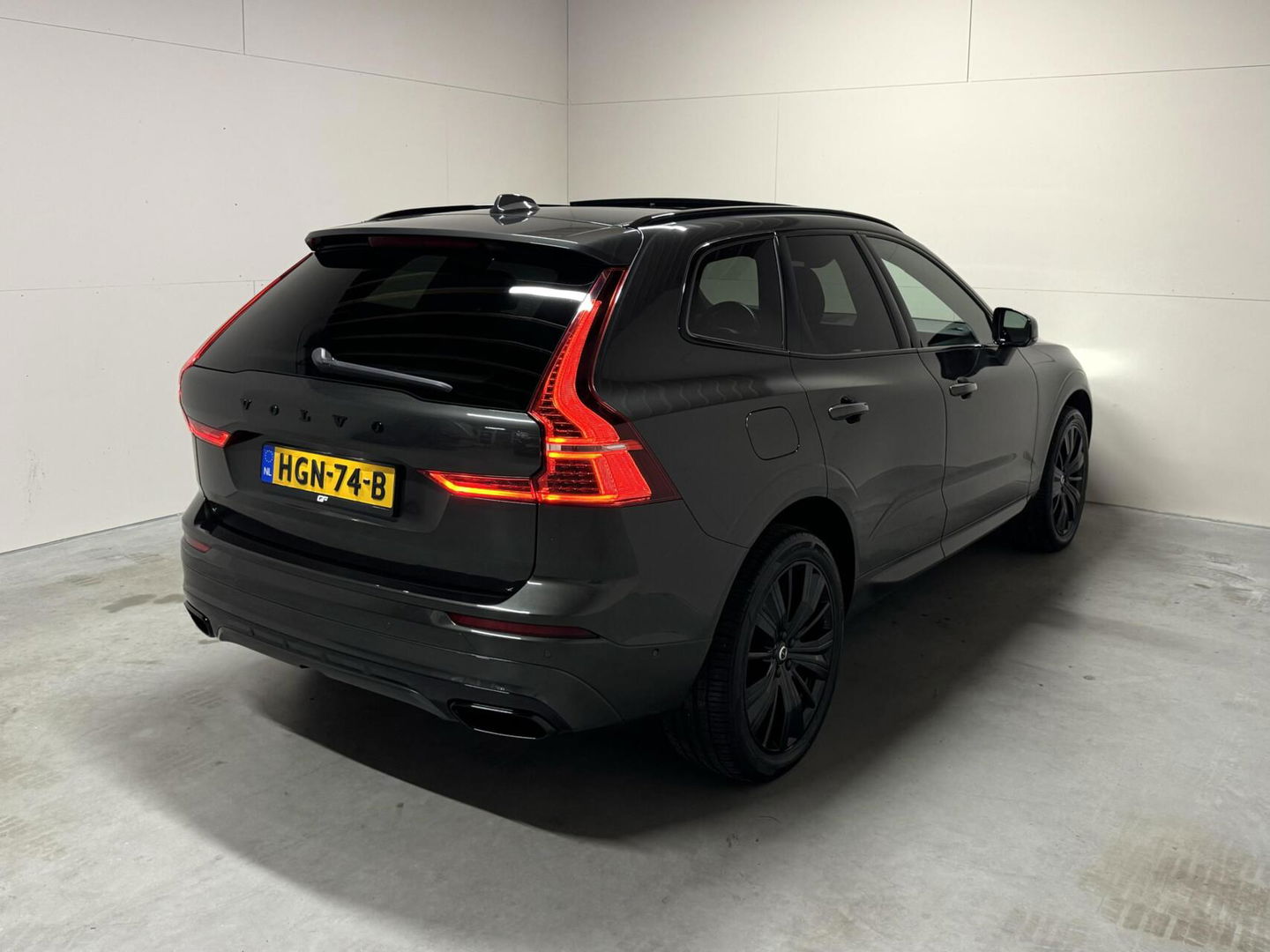 Volvo XC60 2.0 Recharge T6 AWD Ultimate Dark Pano H/D 360° HUD Trekh.