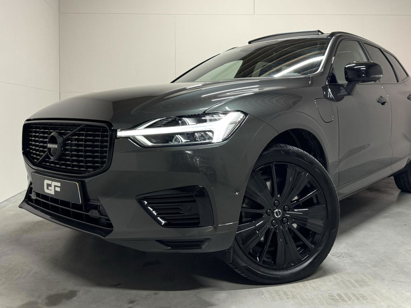 Volvo XC60 2.0 Recharge T6 AWD Ultimate Dark Pano H/D 360° HUD Trekh.
