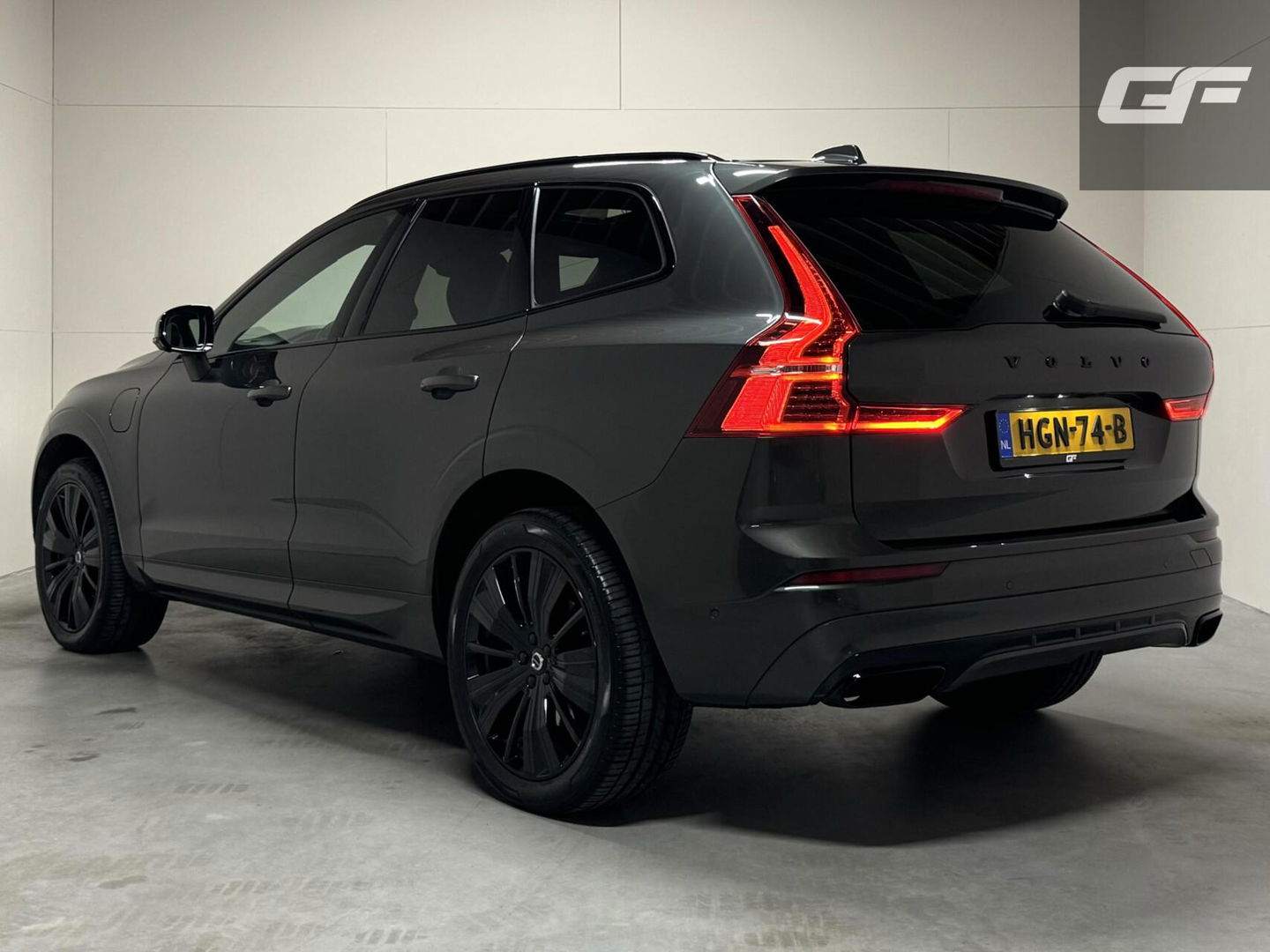 Volvo XC60 2.0 Recharge T6 AWD Ultimate Dark Pano H/D 360° HUD Trekh.