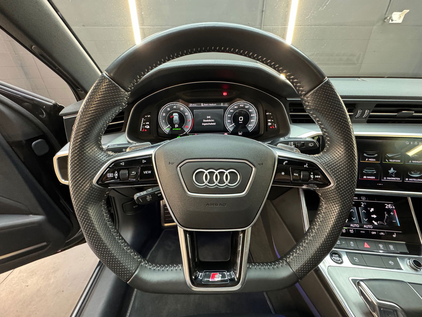 Audi A6 Avant 55 TFSI e quattro Competition Pano|Memory|Leer