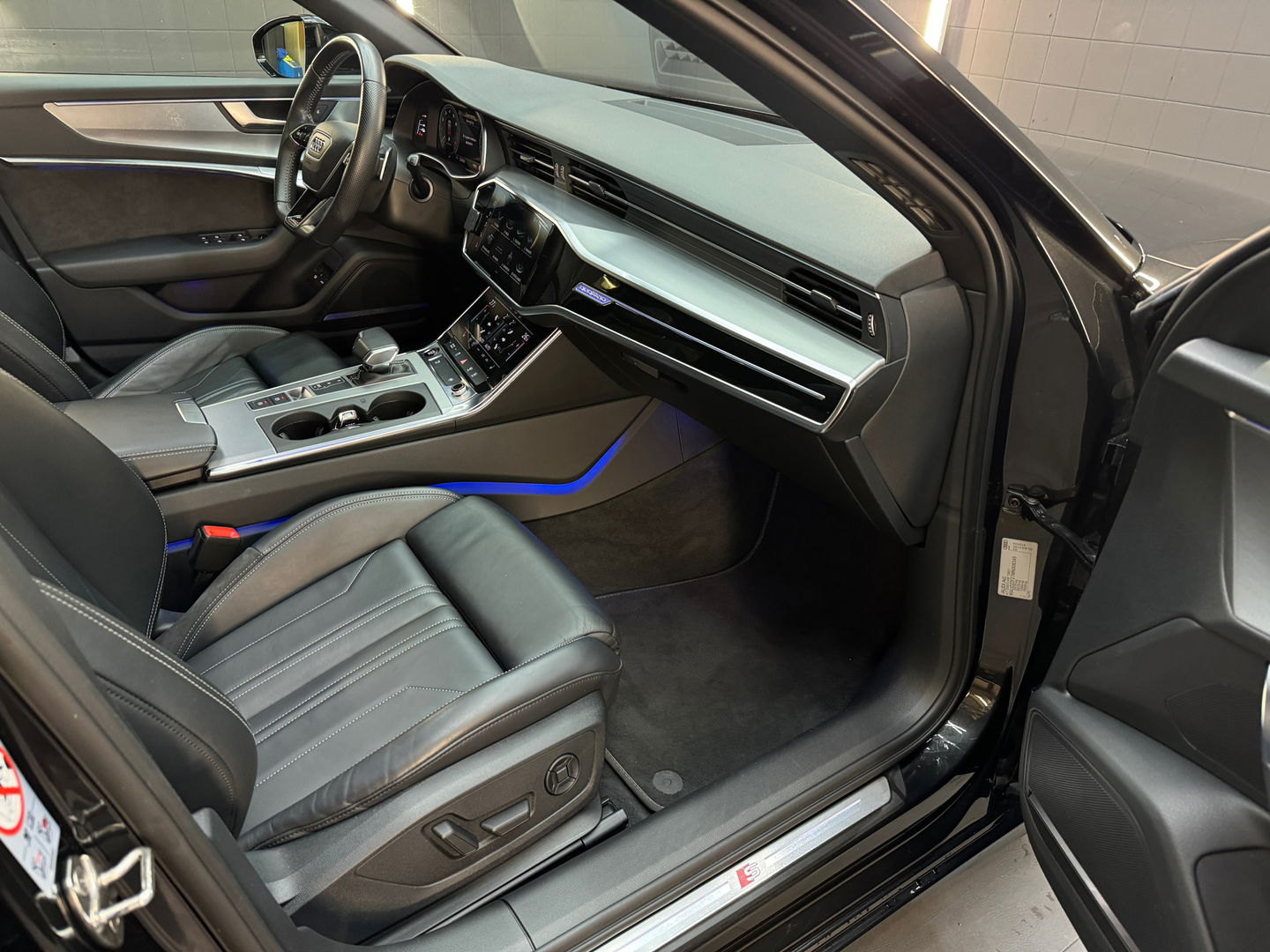 Audi A6 Avant 55 TFSI e quattro Competition Pano|Memory|Leer