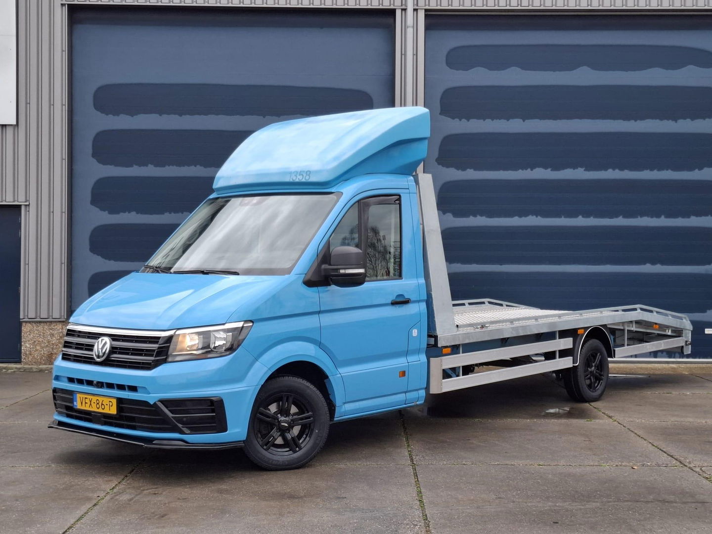 Volkswagen Crafter 35 2.0 TDI L4 Trendline OPRIJWAGEN / AMBULANCE / TRAILER / EURO 6 / LAADVERMOGEN 1500 KG !!