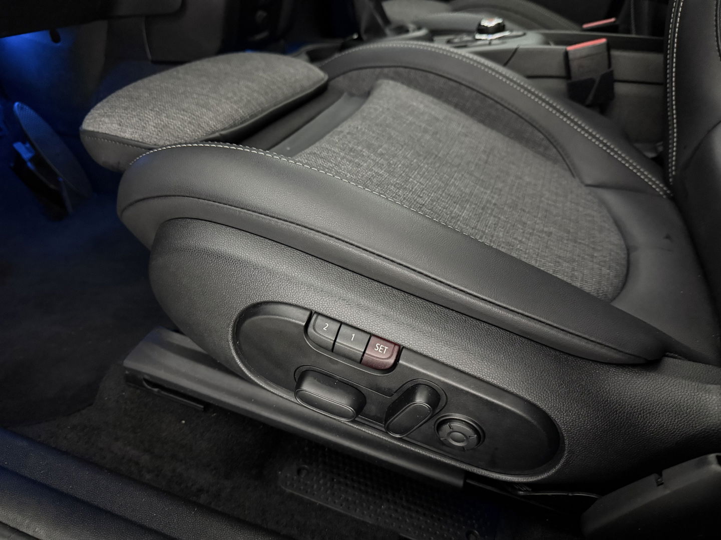 MINI Countryman 2.0 Cooper SE ALL4 | SOH 88% | Pano | Sfeer | Carplay | Virtual | Memory | Camera | HuD | Adap. Cruise | Stoelverw. | Keyless