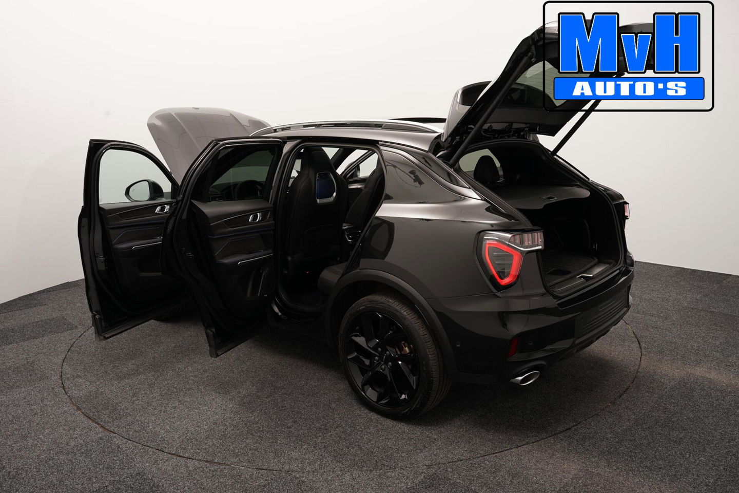 Lynk & Co 01 1.5 Hybride|FULL BLACK XL|ZWARTE.HEMEL|NAP