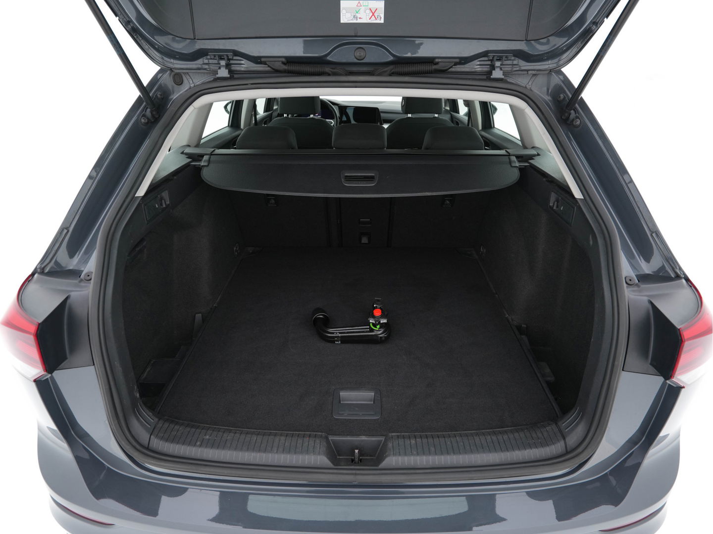 Volkswagen GOLF Variant 2.0 TDI Life Business (INCL-BTW)  *FULL-LED | DIGI-COCKPIT | NAVI-FULLMAP | HEATED-COMFORTSEATS | KEYLESS | DAB+ | CARPLAY | ECC | AMBIENT-LIGHT | PDC | 16''ALU*