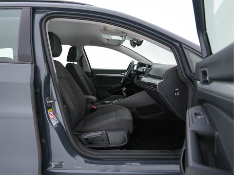 Volkswagen GOLF Variant 2.0 TDI Life Business (INCL-BTW)  *FULL-LED | DIGI-COCKPIT | NAVI-FULLMAP | HEATED-COMFORTSEATS | KEYLESS | DAB+ | CARPLAY | ECC | AMBIENT-LIGHT | PDC | 16''ALU*