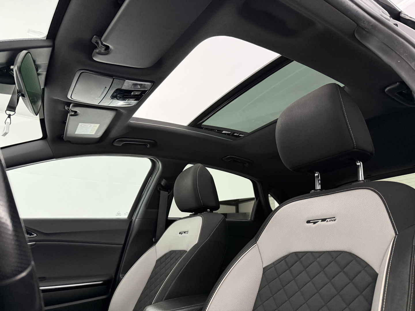 Kia Ceed 1.5 T-GDi MHEV 160PK GT-line | Pano | Camera | Carplay | Virtual | Trekh. | Keyless | Cruise