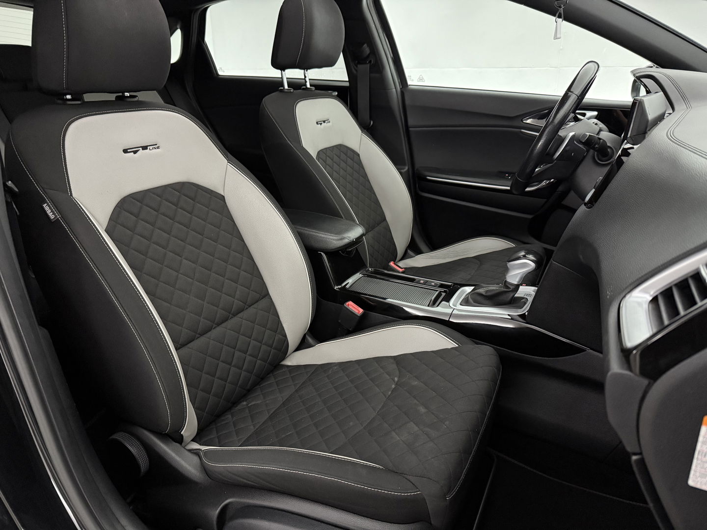 Kia Ceed 1.5 T-GDi MHEV 160PK GT-line | Pano | Camera | Carplay | Virtual | Trekh. | Keyless | Cruise