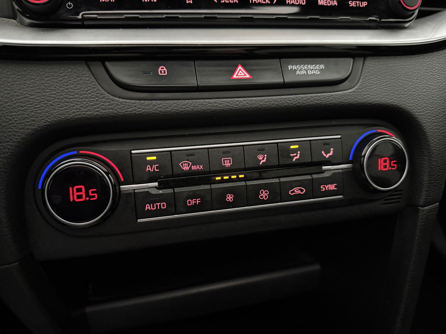 Kia Ceed 1.5 T-GDi MHEV 160PK GT-line | Pano | Camera | Carplay | Virtual | Trekh. | Keyless | Cruise