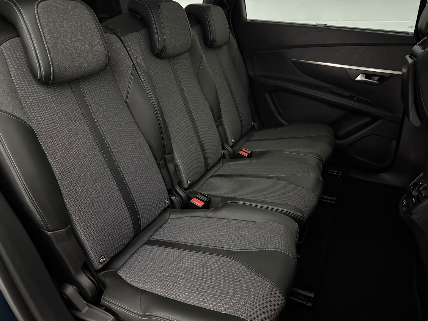 Peugeot 5008 1.2 PureTech | 7p | Sfeer | Virtual | 360° | Carplay | Cruise | Navi | Keyless | NAP