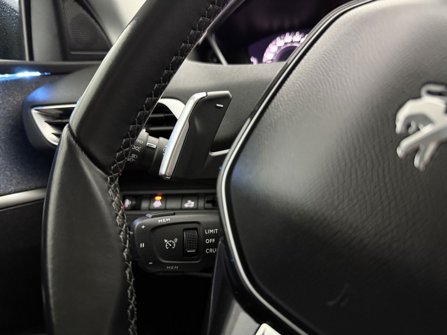 Peugeot 5008 1.2 PureTech | 7p | Sfeer | Virtual | 360° | Carplay | Cruise | Navi | Keyless | NAP