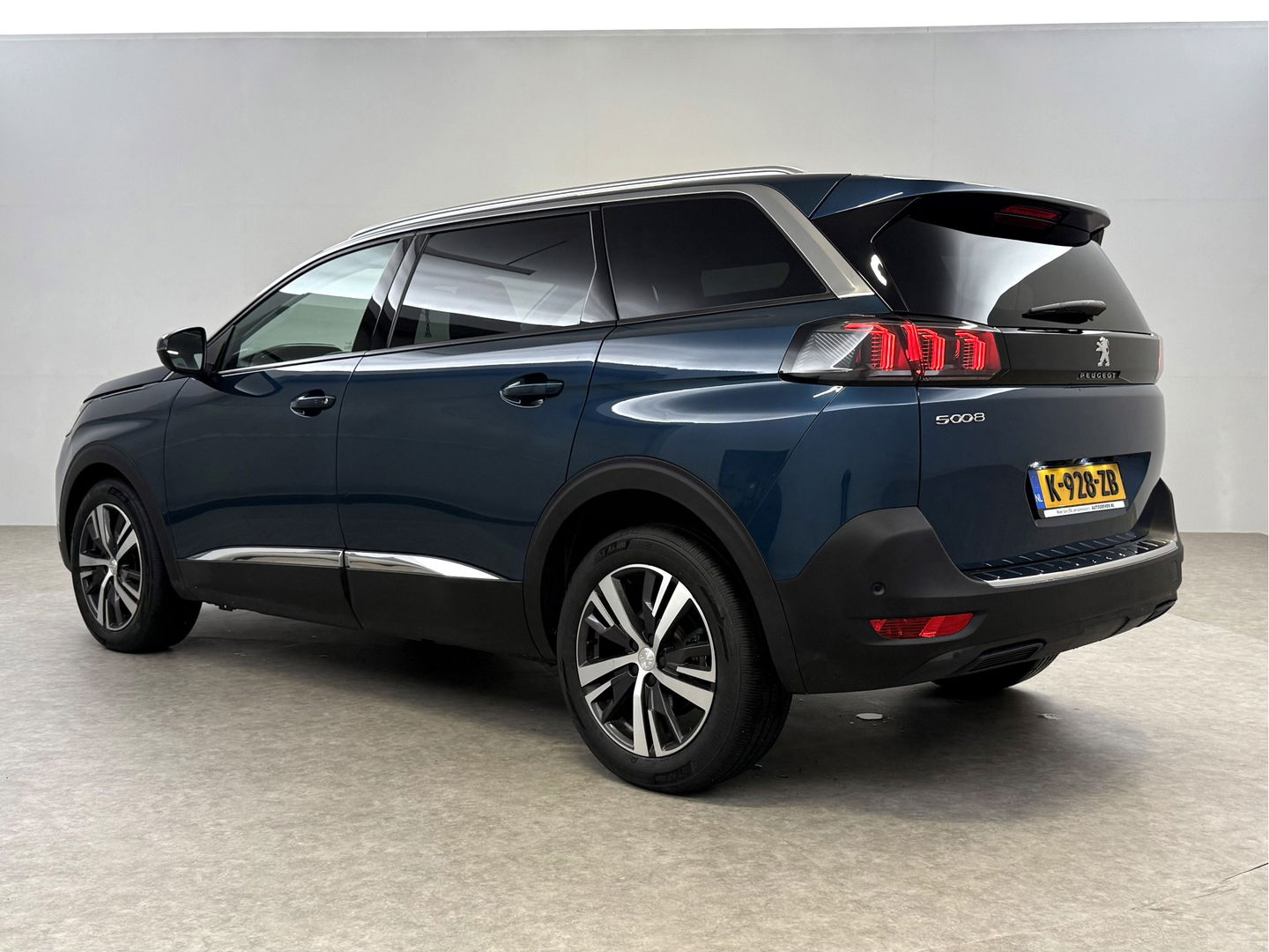 Peugeot 5008 1.2 PureTech | 7p | Sfeer | Virtual | 360° | Carplay | Cruise | Navi | Keyless | NAP