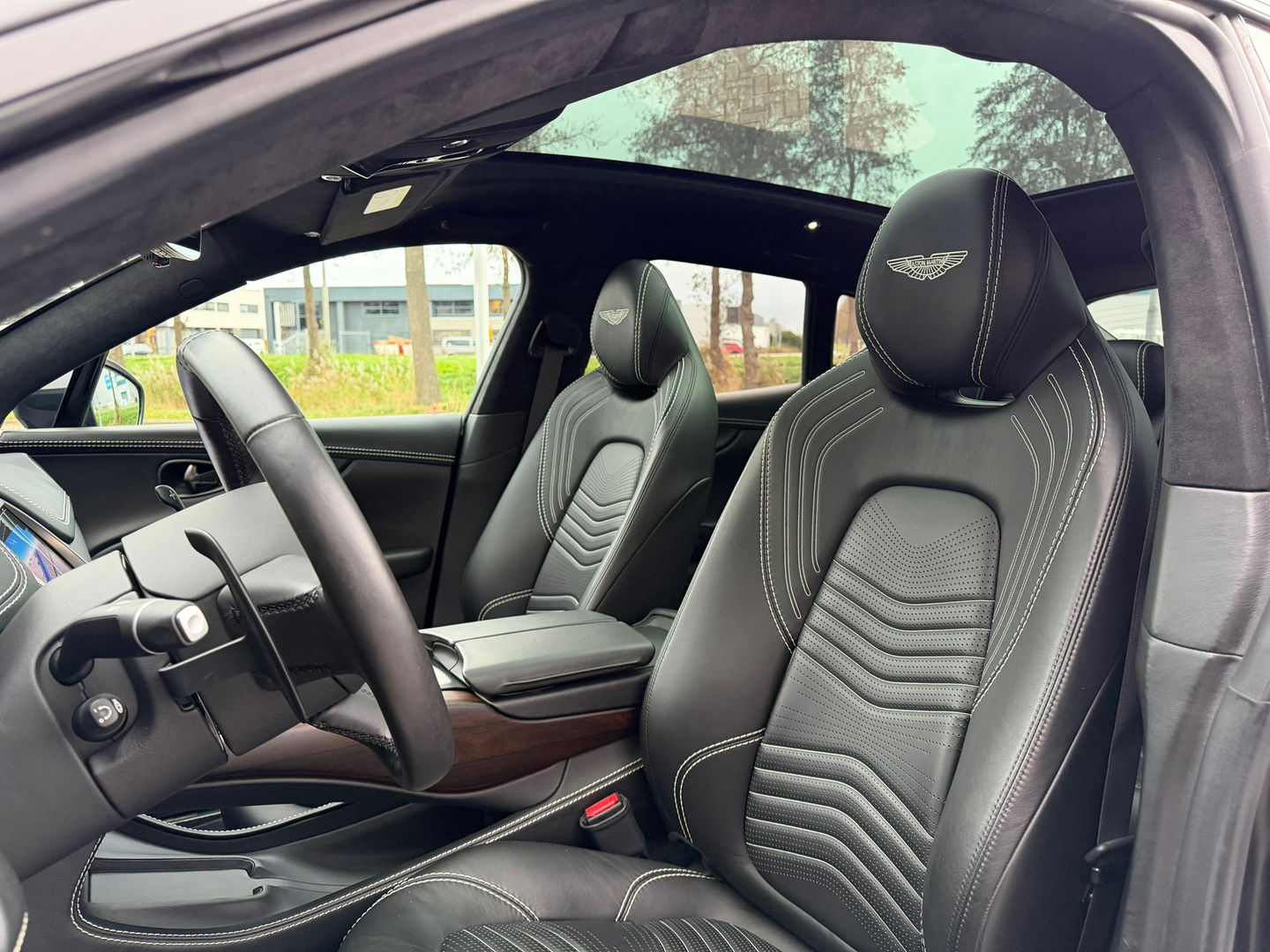 Aston Martin Dbx 4.0 V8|Pano|Memory|Leder|ACC|Luchtvering|551PK