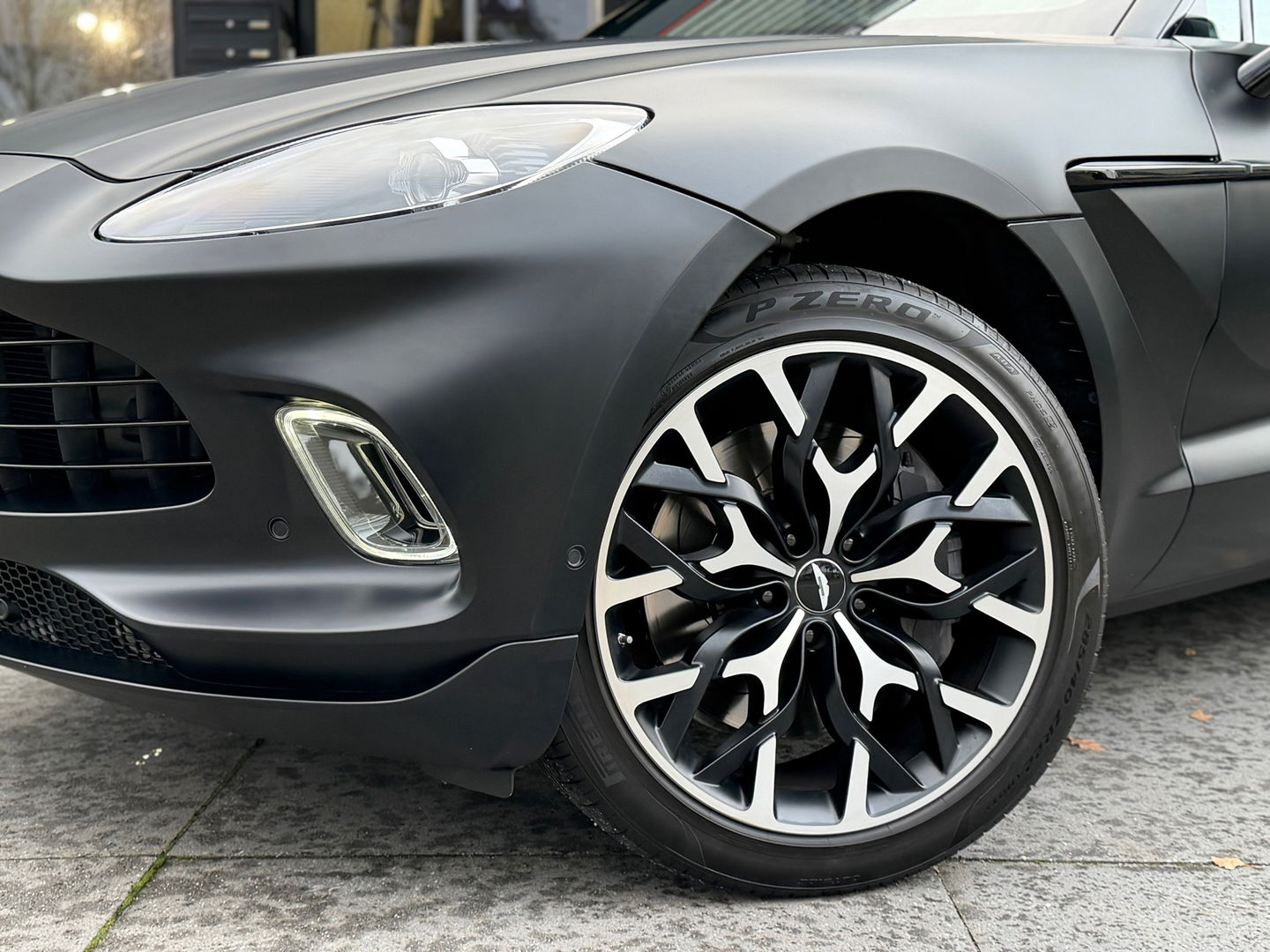 Aston Martin Dbx 4.0 V8|Pano|Memory|Leder|ACC|Luchtvering|551PK