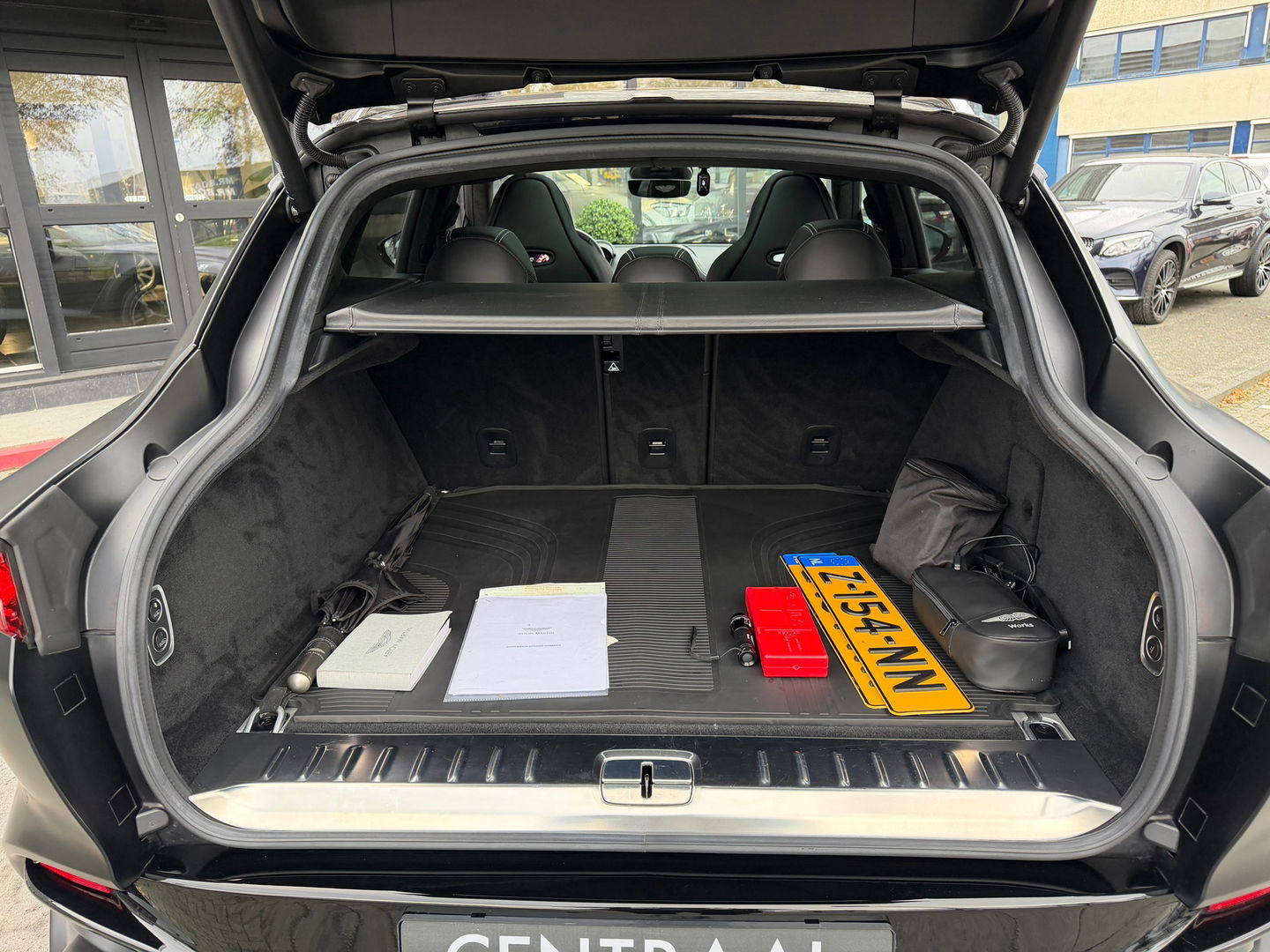 Aston Martin Dbx 4.0 V8|Pano|Memory|Leder|ACC|Luchtvering|551PK