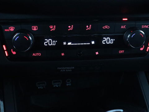 SEAT Arona 1.0 TSI FR Launch | 1e eigenaar | Stoelverwarming | Adaptive cruise | Full LED | Beats Audio | Trekhaak | DAB | Carplay | Camera | Navigatie | Park Assist | Climate control