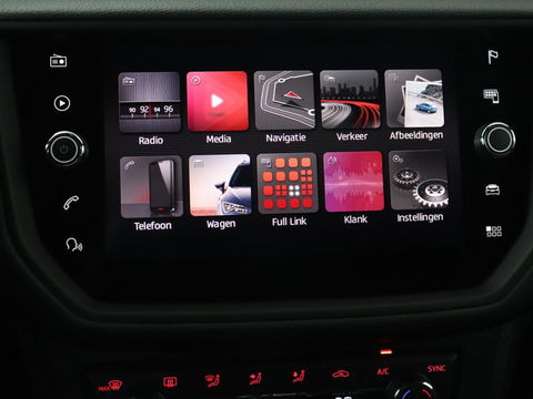 SEAT Arona 1.0 TSI FR Launch | 1e eigenaar | Stoelverwarming | Adaptive cruise | Full LED | Beats Audio | Trekhaak | DAB | Carplay | Camera | Navigatie | Park Assist | Climate control