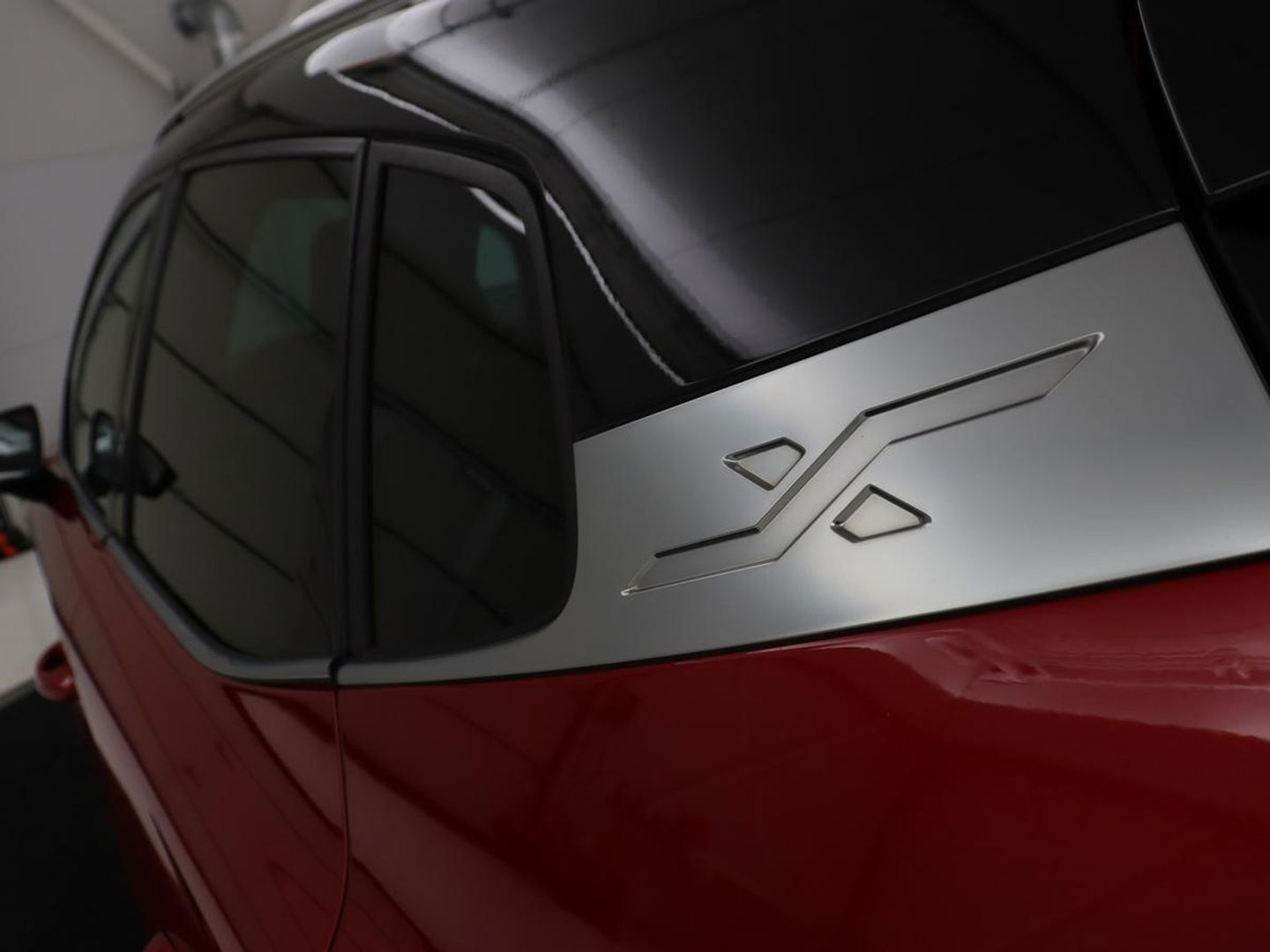 SEAT Arona 1.0 TSI FR Launch | 1e eigenaar | Stoelverwarming | Adaptive cruise | Full LED | Beats Audio | Trekhaak | DAB | Carplay | Camera | Navigatie | Park Assist | Climate control