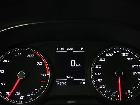 SEAT Arona 1.0 TSI FR Launch | 1e eigenaar | Stoelverwarming | Adaptive cruise | Full LED | Beats Audio | Trekhaak | DAB | Carplay | Camera | Navigatie | Park Assist | Climate control